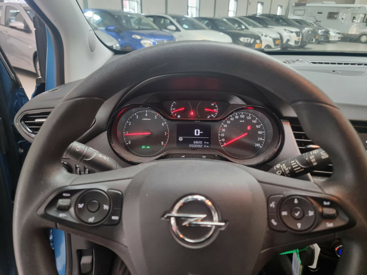 Opel-Crossland X-18